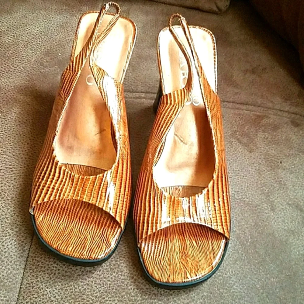 Franco Sarto snakeskin print sandals brown size 7